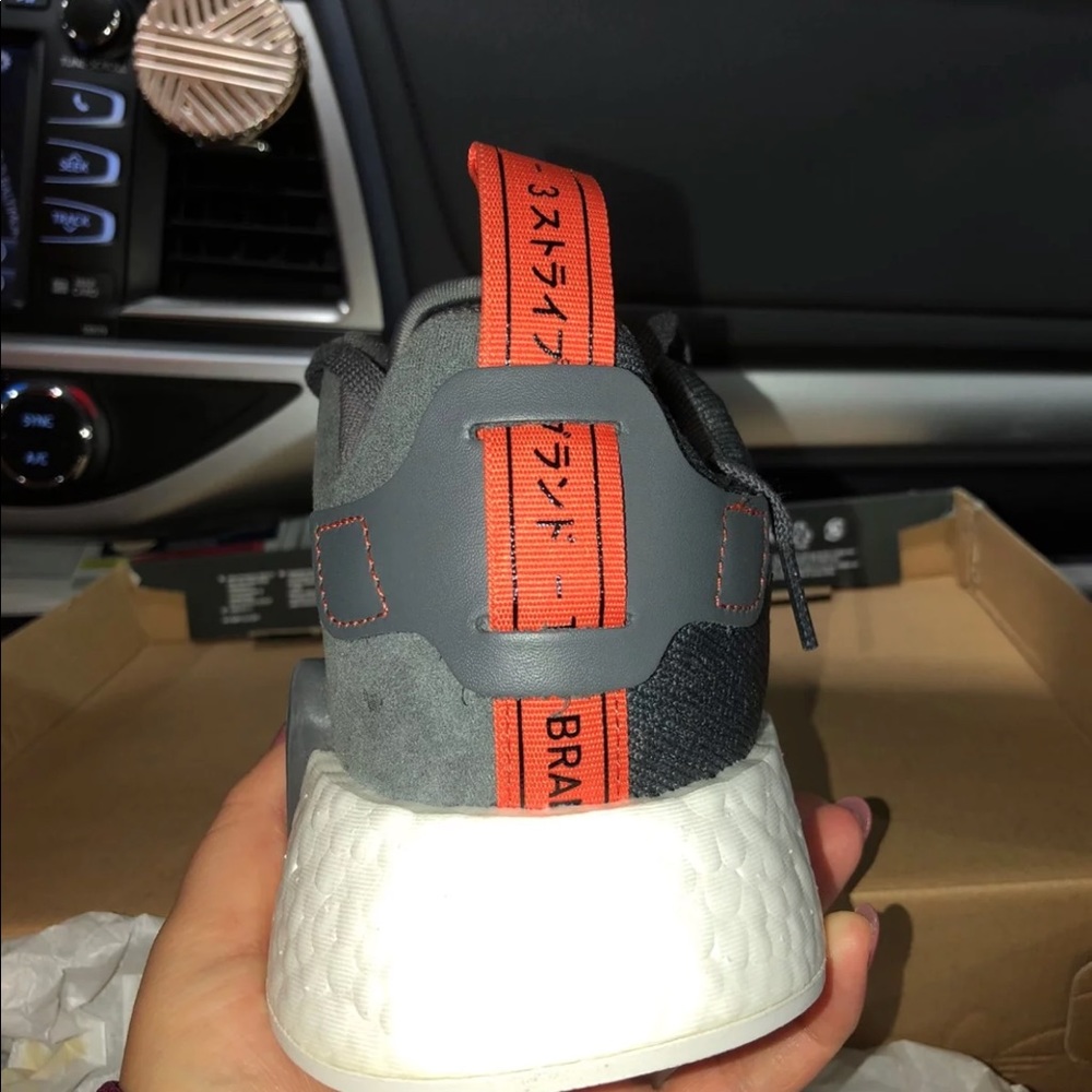 Men’s adidas nmd r2 - Picture 2 of 5